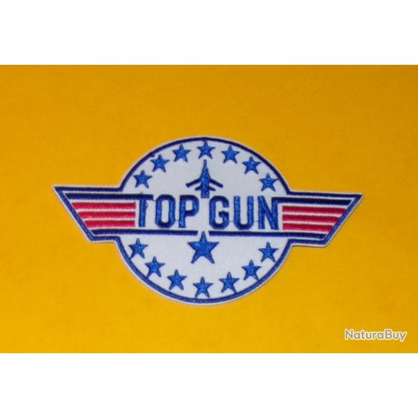 TISSU PATCH : TOP GUN( FOND BLANC ) , DIAMETRE 9 CM , BON ETAT VOIR PHOTO . POUR TOUT RENSEIGNEMENT