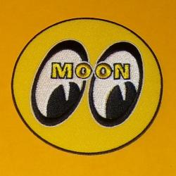 TISSU PATCH : MOON JAUNE  , DIAMETRE 9 CM , BON ETAT VOIR PHOTOS . POUR TOUT RENSEIGNEMENT ME CONTA