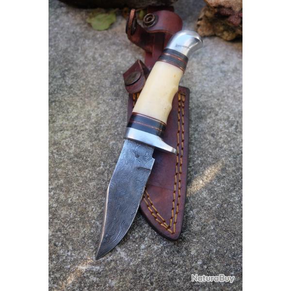 Couteau De Chasse Scout Lame Clip Point Acier Damas 256 Couches Manche Os Etui Cuir F Artisanale