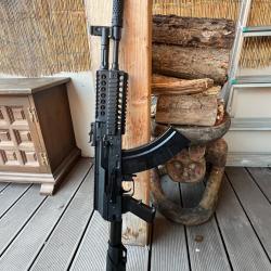 Crosman AK1 - Full Auto - CO2 4.5mm BB's (3.5 Joules)