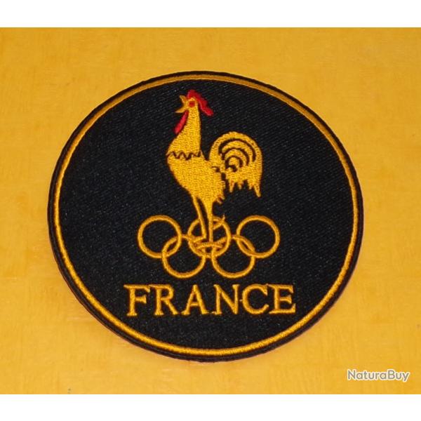 TISSU PATCH : EQUIPE DE FRANCE OLYMPIQUE , DIAMETRE 9 CM , BON ETAT VOIR PHOTO . POUR TOUT RENSEIGNE