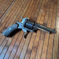 TRÈS BEAU REVOLVER A BROCHE 7 mm TRÈS BEAU MECANIQUE PARFAITE CANON MIROIR