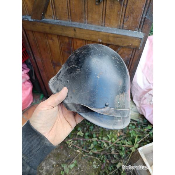 Casque suisse noir
