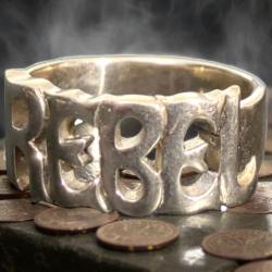 Bague chevaliere " rebel " en laiton T63- harley biker davidson sudiste rebellion rock metal indian