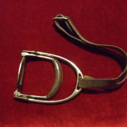 Etrier de selle  d'Amazone à système de sécurité ( collection ) Lot N 6 .