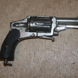 REVOLVER HAMMERLESS calibre 6 mm vélodog