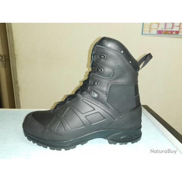Chaussures Haix randonne/intervention 42,43 et 47 Neuves