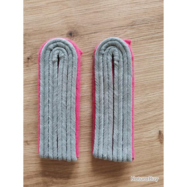 PAIRE DE PATTES D ÉPAULE DE SOUS-LIEUTENANT DES TROUPES BLINDÉES