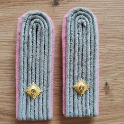 PAIRE DE PATTES D ÉPAULE DE LIEUTENANT DES TROUPES BLINDÉES