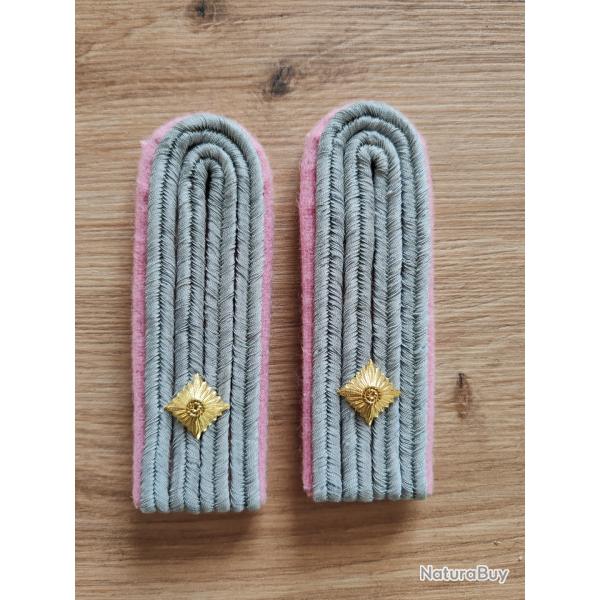 PAIRE DE PATTES D ÉPAULE DE LIEUTENANT DES TROUPES BLINDÉES
