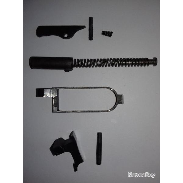 Browning 1910 : lot pices + ou - neutralises