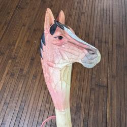 BÂTON DE MARCHE ARTISANALE EN BOIS POMMEAU SCULPTÉ D'UNE TÊTE DE CHEVAL NEUF