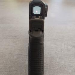 Glock 17 MOS FS Gen 5 avec Red Dot 3moa Kraken et lampe PL-3 VALKYRIE.