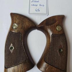 PIÈCE SMITH & WESSON MOD 586 - L FRAME - CROSSE BOIS