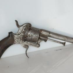 revolver à broches 9mm gravé