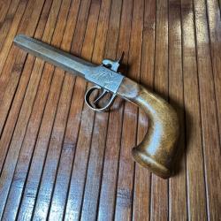 PISTOLET À COFFRE PERCUSSION AVEC GRAVURES