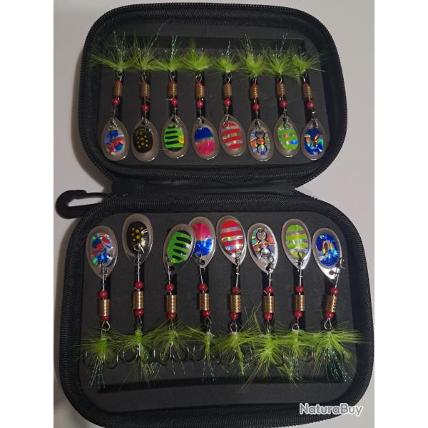 Etui de 16 cuillères avec plumes pour la pêche du carnassier neuf