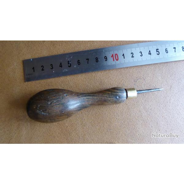 alne ou poinon outil ancien pour le travail du cuir