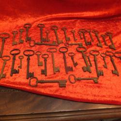 Rare Lot De Clés Anciennes Fer Forgé Château Antique Key                                         (1)