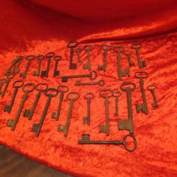 Rare Lot De Clés Anciennes Fer Forgé Château Antique Key                                         (2)