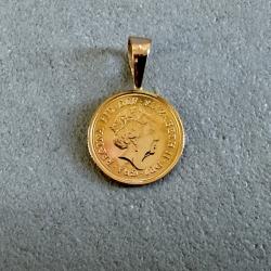 Pendentif avec véritable pièce 1/4 souverain or 2022 - 22 carats - Elisabeth II