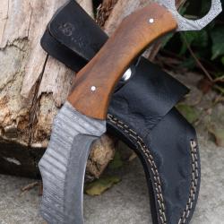 Couteau Karambit Lame Acier Damas 256 Couches Manche Bois Etui Cuir Port Horizontal Fabr Artisanale