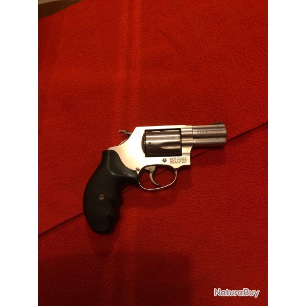 REVOLVER SMITH ET WESSON MOD. 60-9