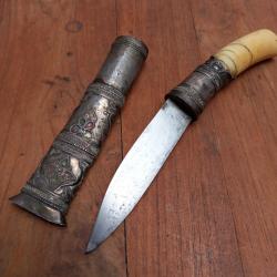 Joli Couteau DHA BIRMAN Manche en OS avec Fourreau en Métal