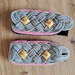 PAIRE DE PATTES D ÉPAULE DE COLONEL DES TROUPES BLINDÉES,FOND NOIR