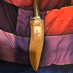 Vends couteau kukkri artisanal acier damas 258 couche.