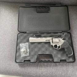 Revolver Taurus Tracker 970, canon 6.5 pouces, calibre 22 LR, état neuf.