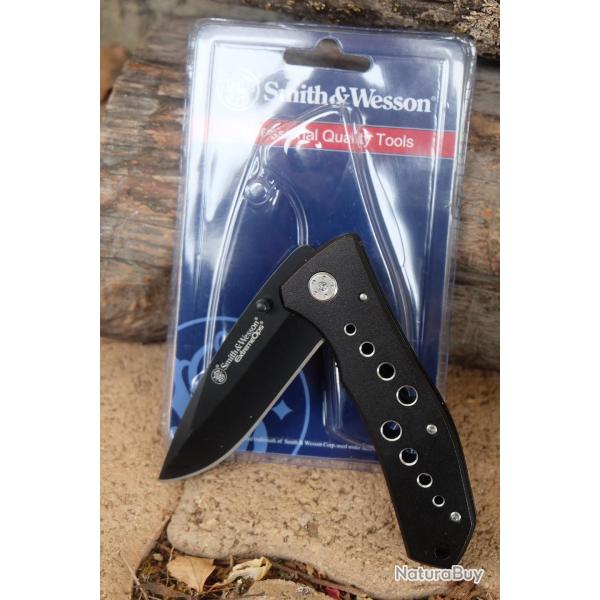 Couteau Smith&Wesson ExtremeOps Lame Drop Point Inox Finition Noire Manche Aluminium Linerlock Clip