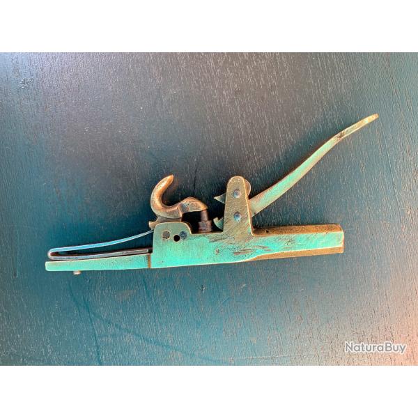 ANCIEN PIEGE A FEU A PERCUSSION DU XIX, POUDRE NOIRE, LAITON MASSIF, PIEGE A TAUPE