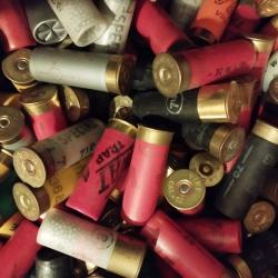 Un lot de 4,5 kg de cartouches en vrac cal 12 bourré jupe