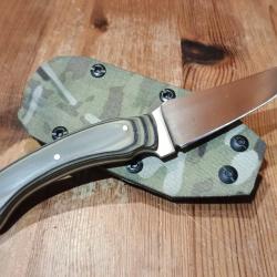 couteau tactique