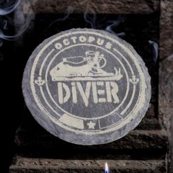 sous-verre rond en ardoise 10cm : Octopus Diver / RAID - plongeur sous-marin