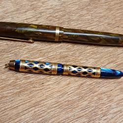 Superbe lot de 2 stylos plume de collection UNIC lady et TENOR Paris bakélite