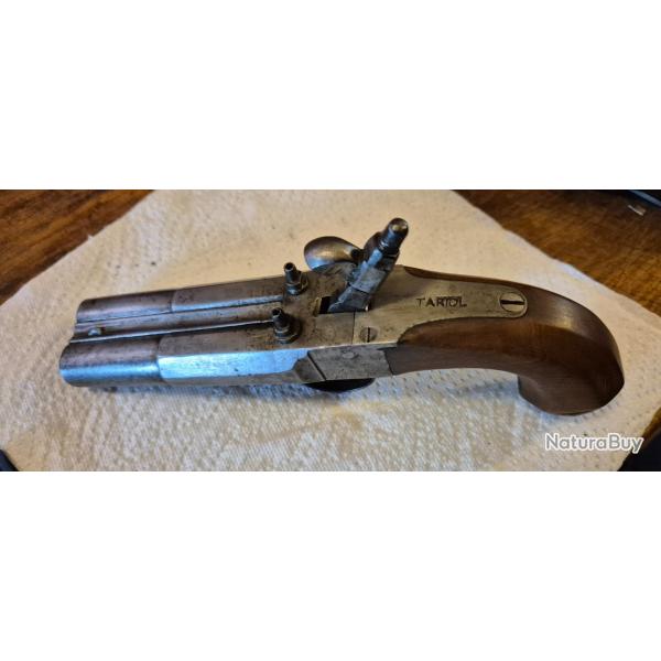 Pistolet 2 coups a coffre tres special a chien pivotant. Belle fabrication et fonctionnel
