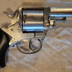 Gros revolver 450 BRITISH BULL DOG  chromer a  90 % tres bon etat