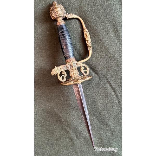 POIGNARD DAGUE STYLET MAIN GAUCHE?