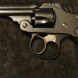Revolver SMITH & WESSON safety hammerless calibre 32  2ième modèle,  nouvelle finition