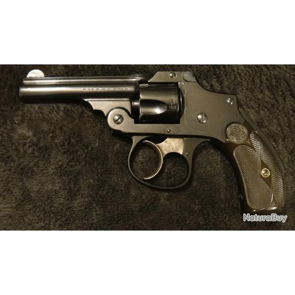 Revolver SMITH & WESSON safety hammerless calibre 32  2ième modèle,  nouvelle finition