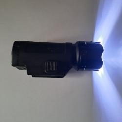 Lampe tactique laser UX LLM1 pour rails picatinny