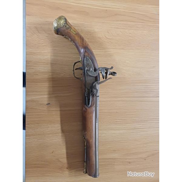 Pistolet  silex poudre noire  identifier FAIRE OFFRE