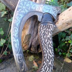 Hache de Viking Ragnar Lothbrok Lame Acier Carbone 1055 Symboles Manche Bois Fab Artisanale