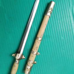 ANCIEN OUVRE LETTRES EPEE   KIEM  (  en miniature  )  &  SON FOURREAU   .  LG  :  145mm  .