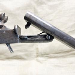 Très beau pistolet à double canons sur table - fin XIX ième siècle en très bon état