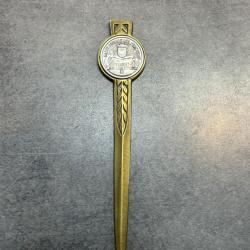 Ouvre-lettre souvenir Saint-Pierre-le-Moûtier (Nièvre) - métal laiton ancien