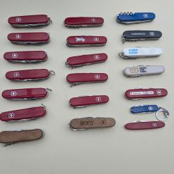 Lot 20 couteaux suisse victorinox
