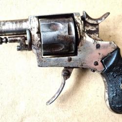 Revolver Bulldog, calibre 320 à poudre noire.